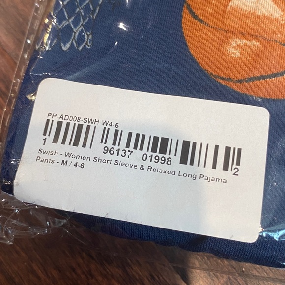 Posh Peanut Bamboo Swish Basketball Short Sleeve Pajama Set Size Medium NWT - Picture 2 of 5